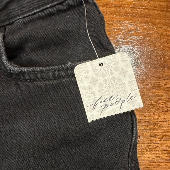 NWT Free People Maggie Mid-Rise Straight Leg Jean, Washed Black, Size 26 - Picture 8 of 11